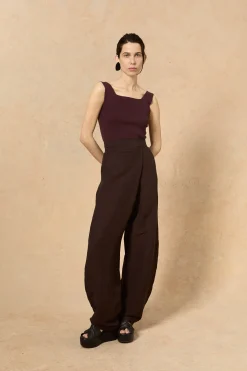 Alaska, plum sleeveless top