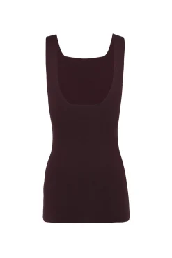 Alaska, plum sleeveless top