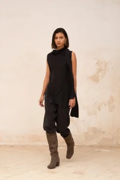 Ama, black linen and silk pants