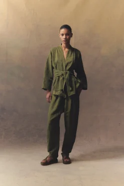 Ama, green linen and silk pants