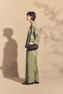 Amina, top in amantis print silk