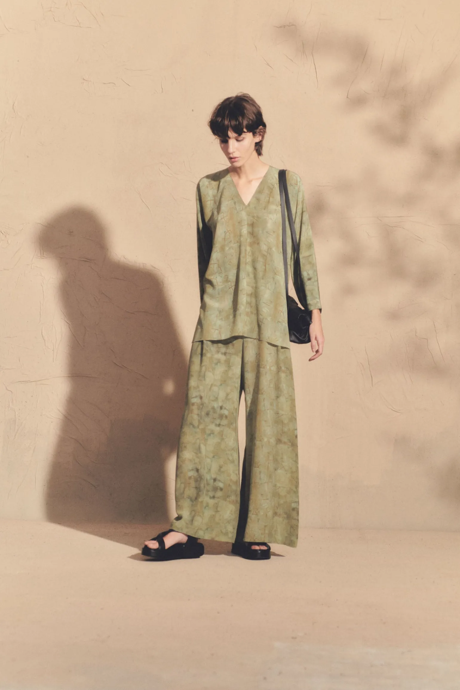 Amina, top in amantis print silk