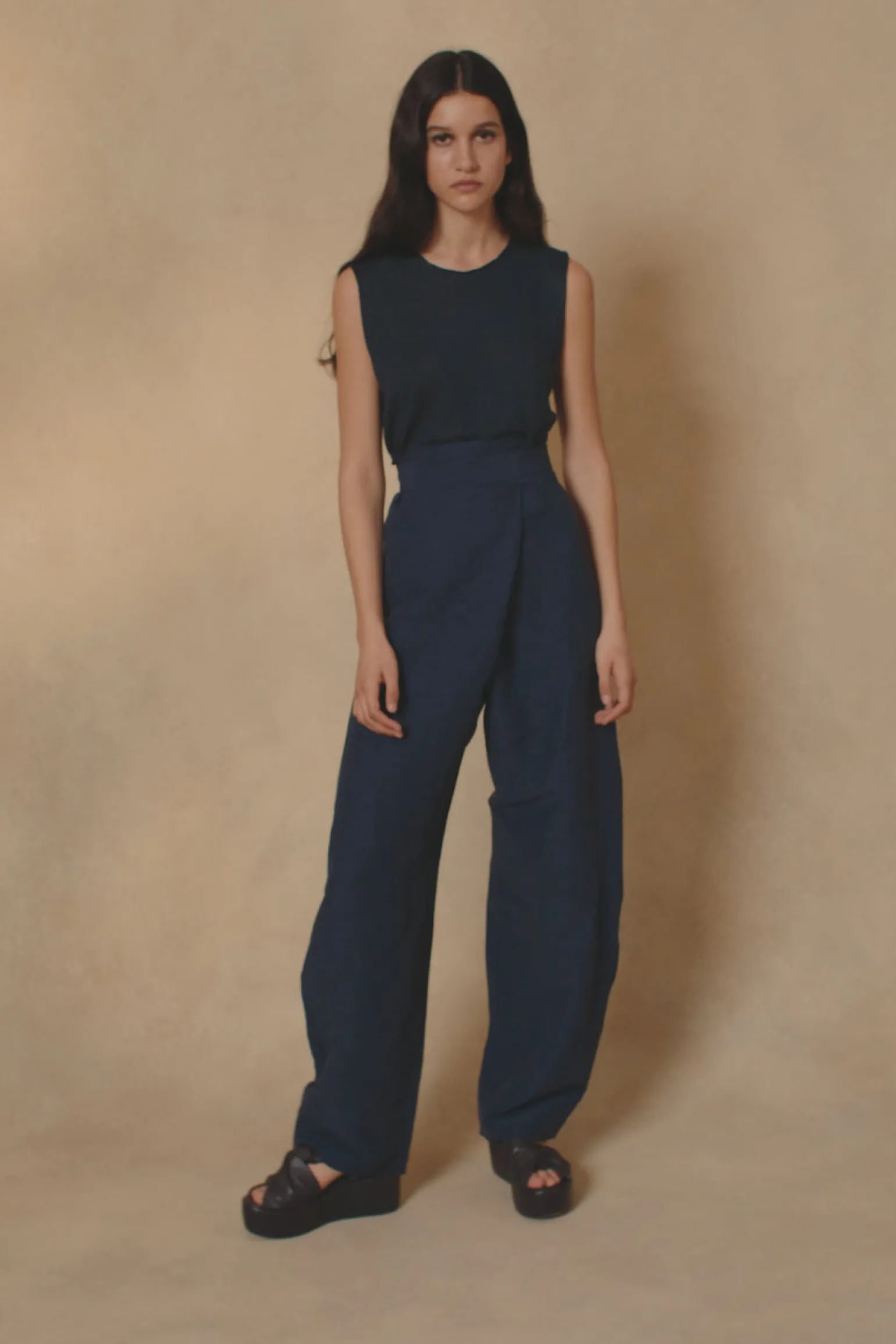 Arco, deep blue linen and cupro pants