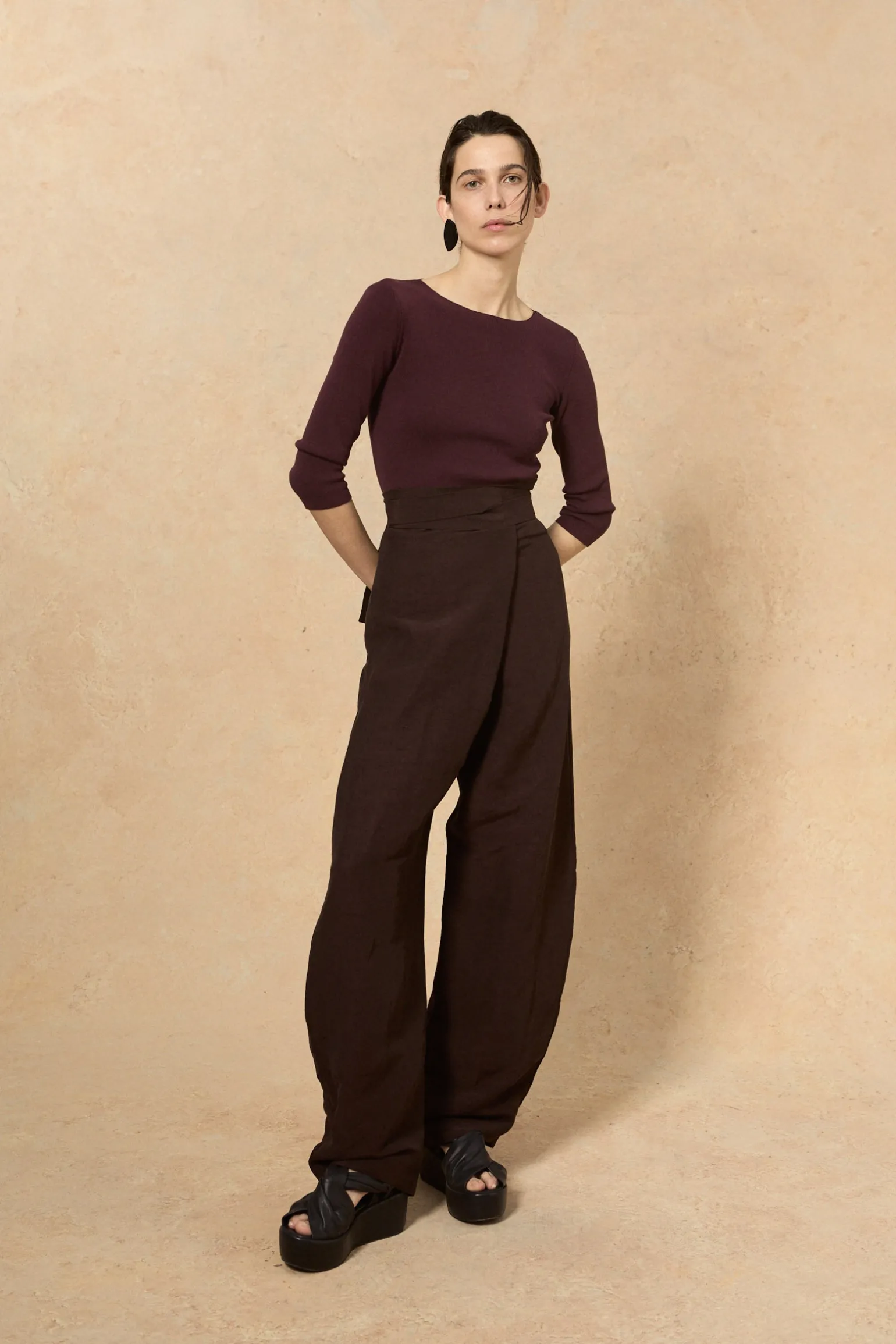 Arco, pants in burgundy linen and cupro