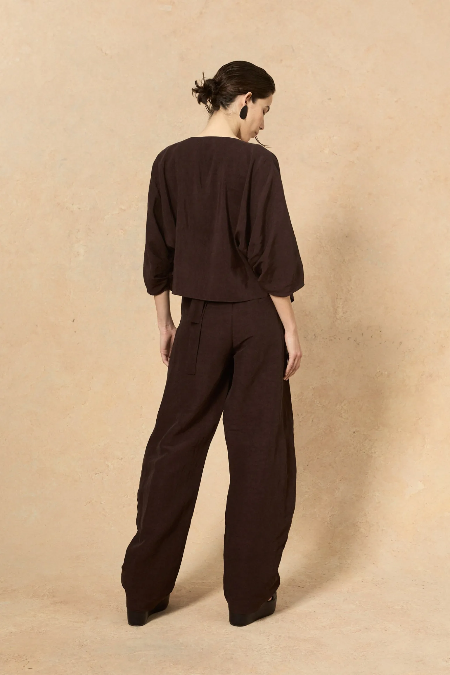 Arco, pants in burgundy linen and cupro