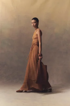 Aurora, long skirt in bronze silk bambula