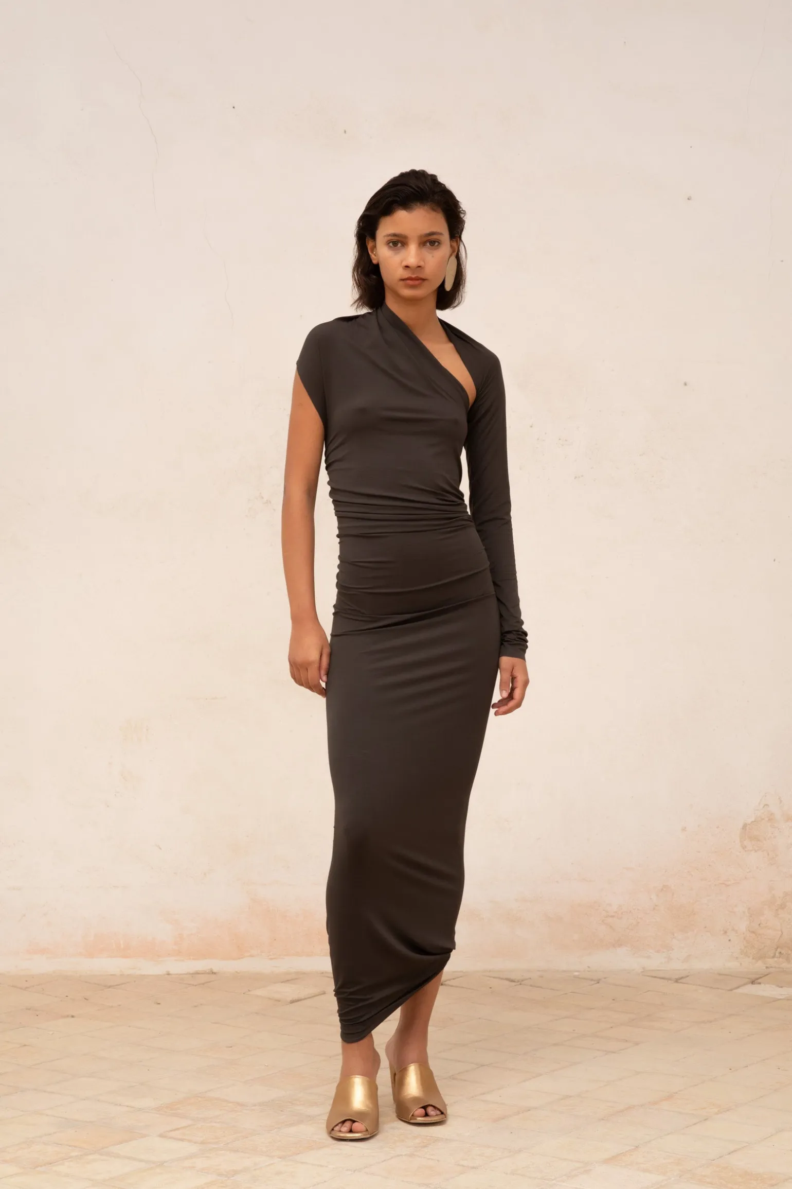 Babar, asymmetrical dress in garnet stretch cupro