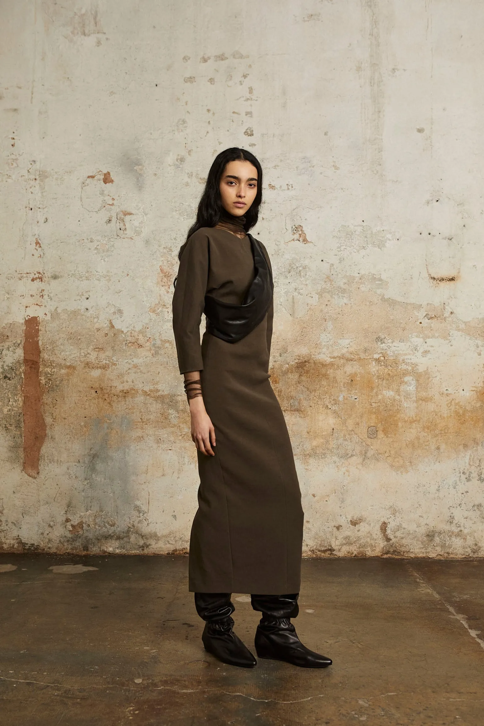 Bawa, brown fitted dress