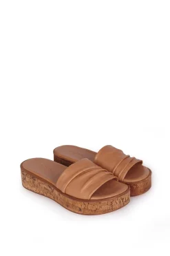 Beth, caramel flat sandal