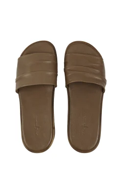 Beth, khaki flat sandal