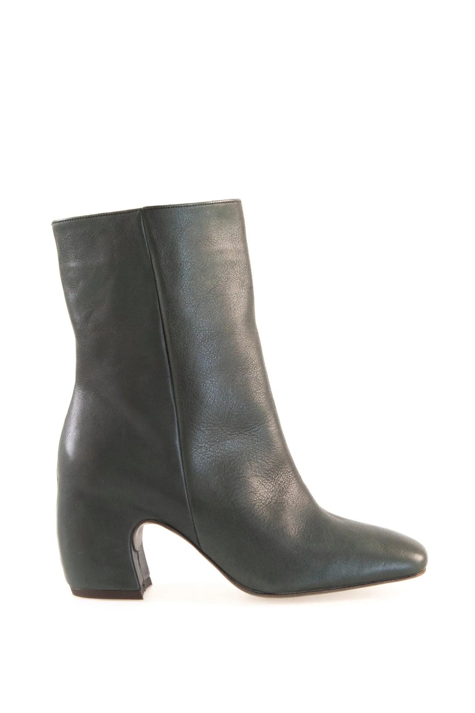 Camila, green boots