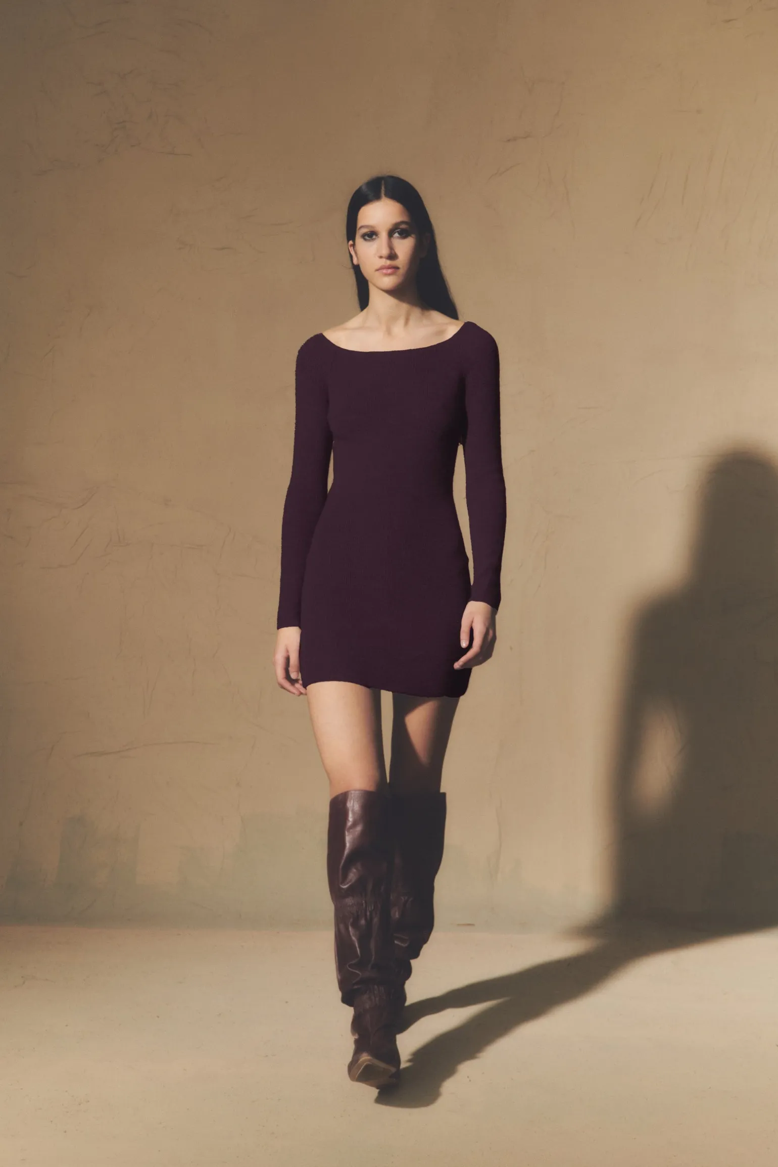 Circe, dark green boot