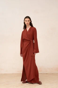 Edda, long dress in garnet stretch silk