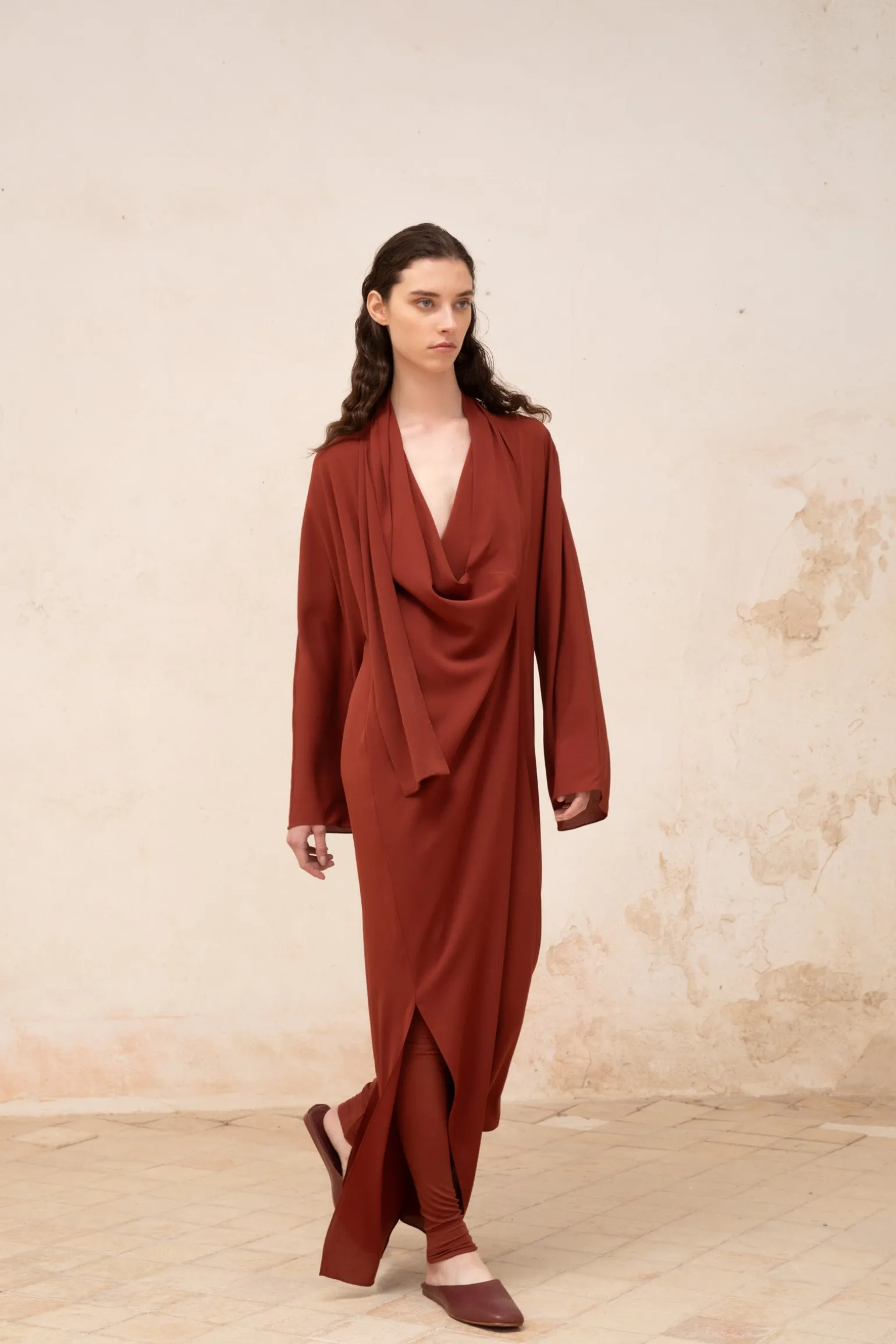 Edda, long dress in graphite stretch silk