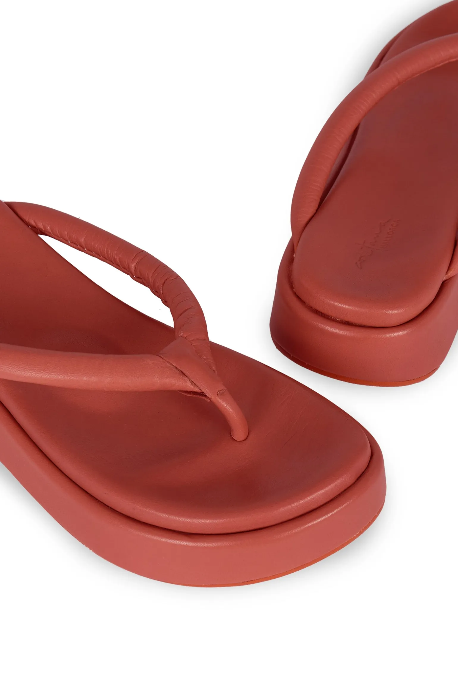 Geisha, clay leather platform flip flops