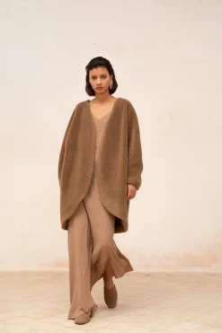 Hair, brown wool and silk coat