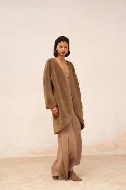 Hair, brown wool and silk coat