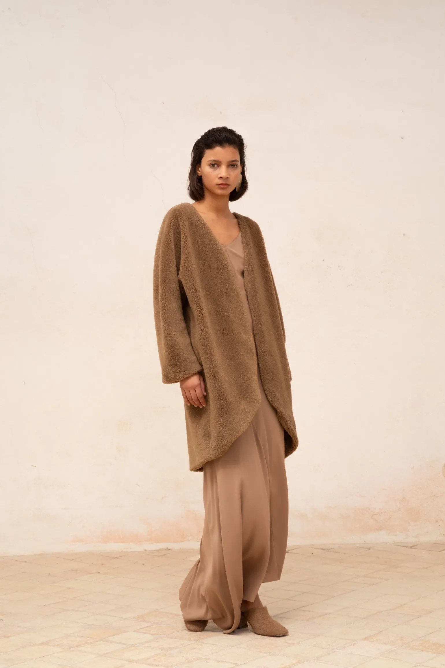 Hair, brown wool and silk coat