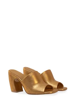 Janis, gold mules