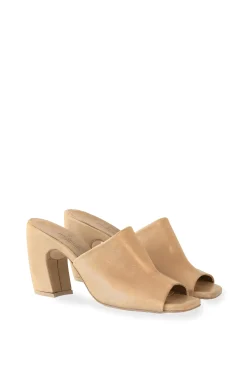 Janis, mules in camel