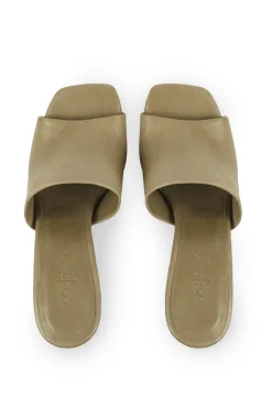 Janis, mules in green