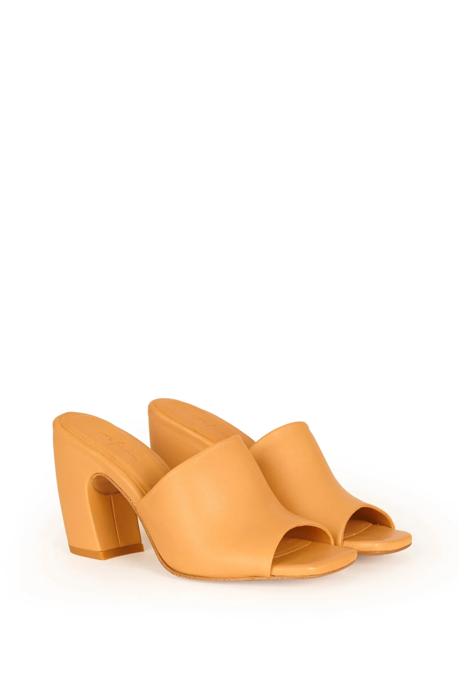 Janis, mules in peach