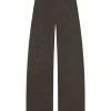 Jo, gray pants