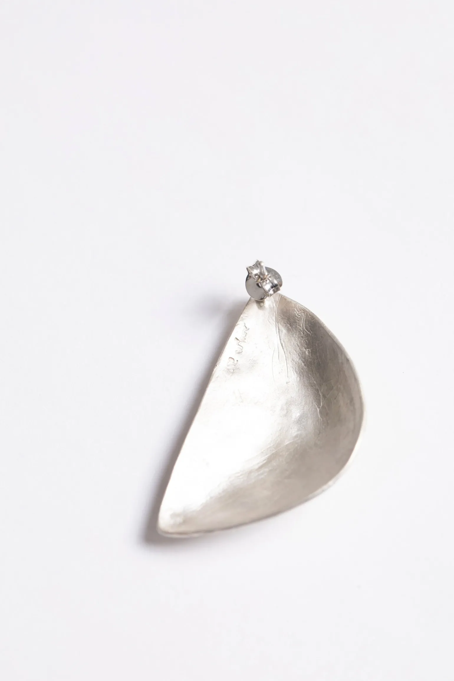 Kuu right, silver triangular earring