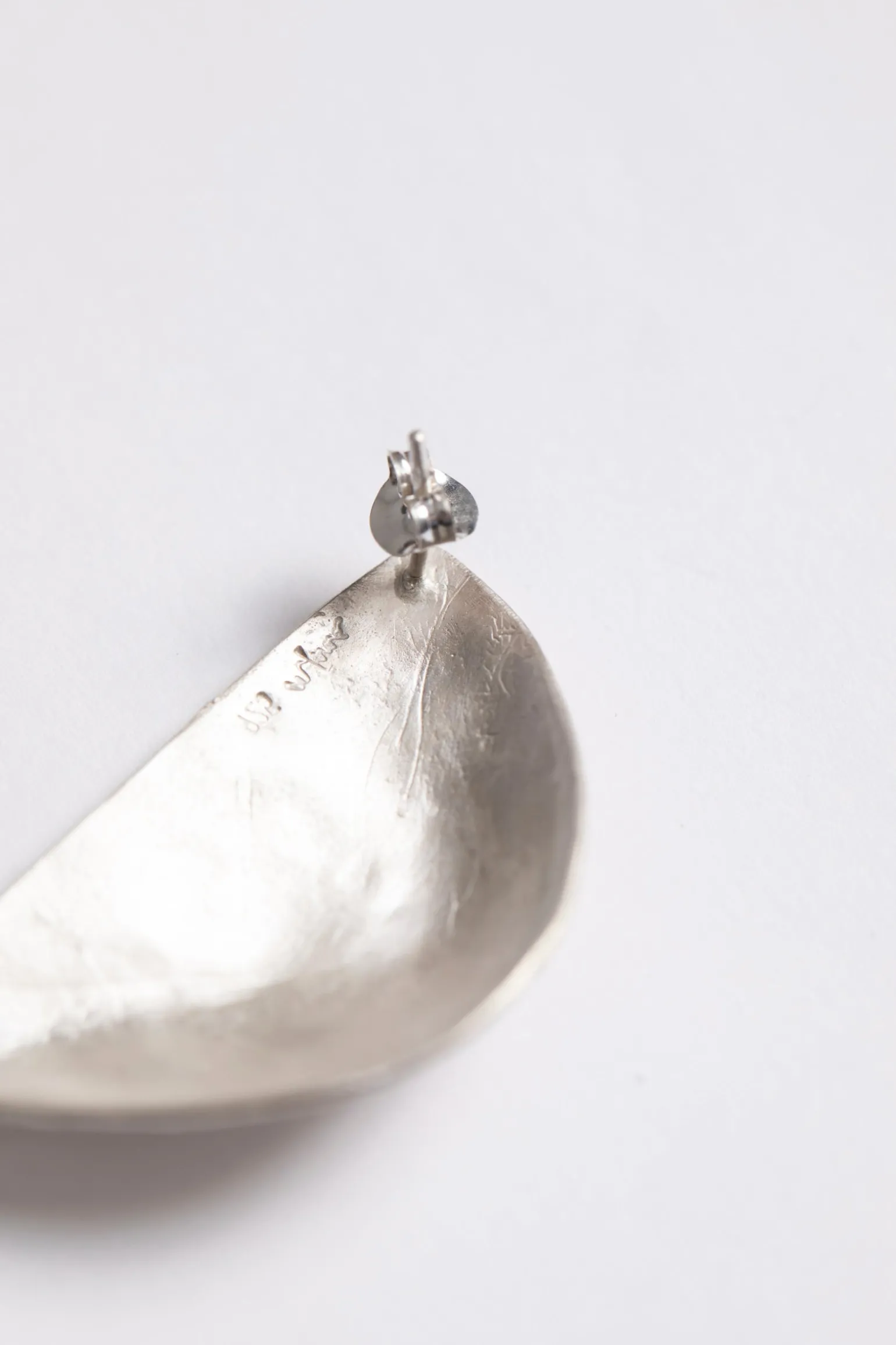 Kuu right, silver triangular earring