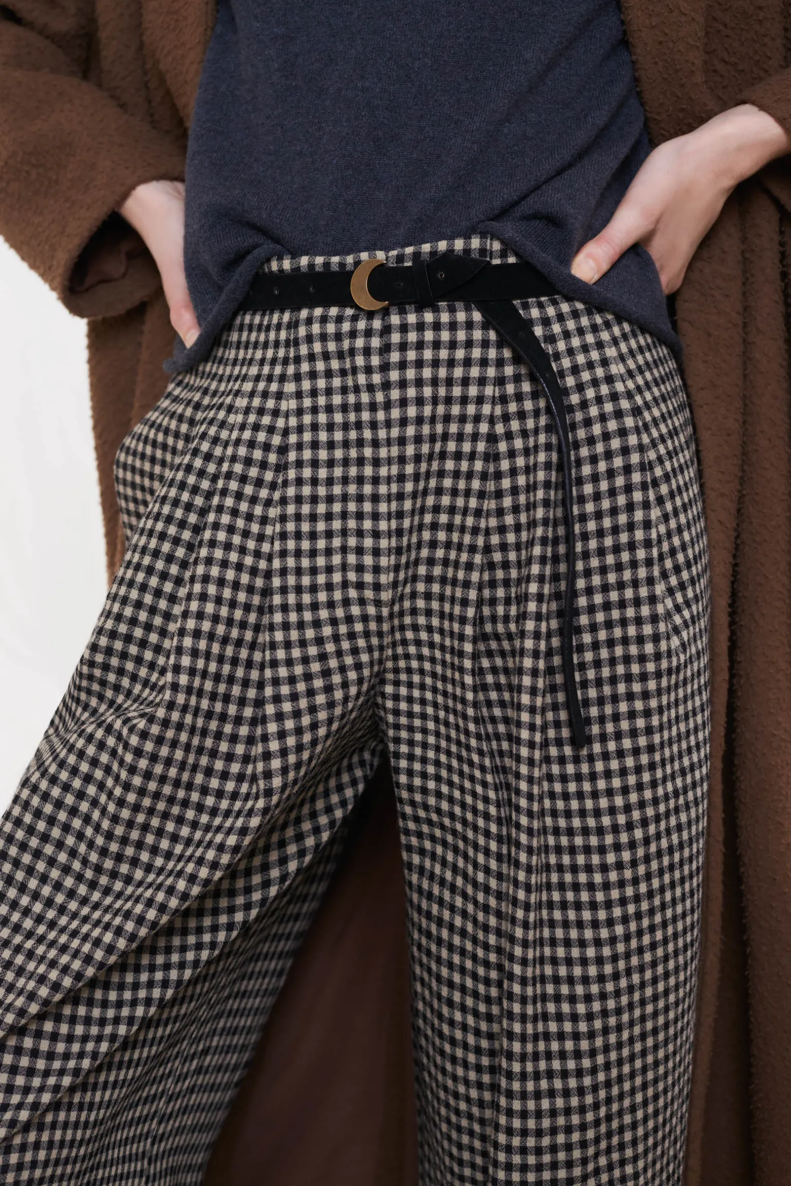 Luna, black suede belt