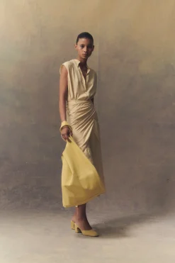Luna, mule in light yellow suede