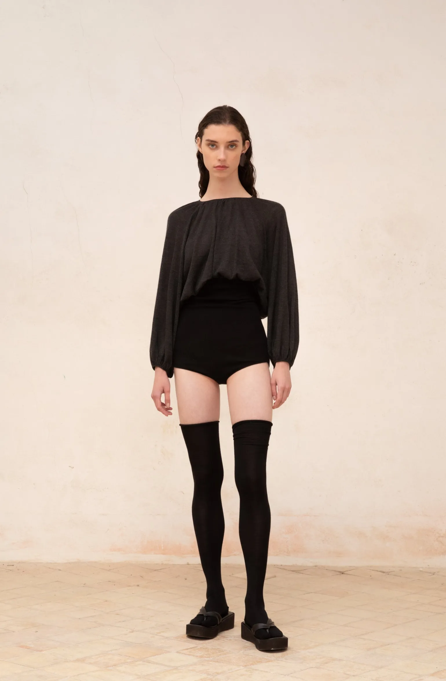 Maris, graphite cashmere top