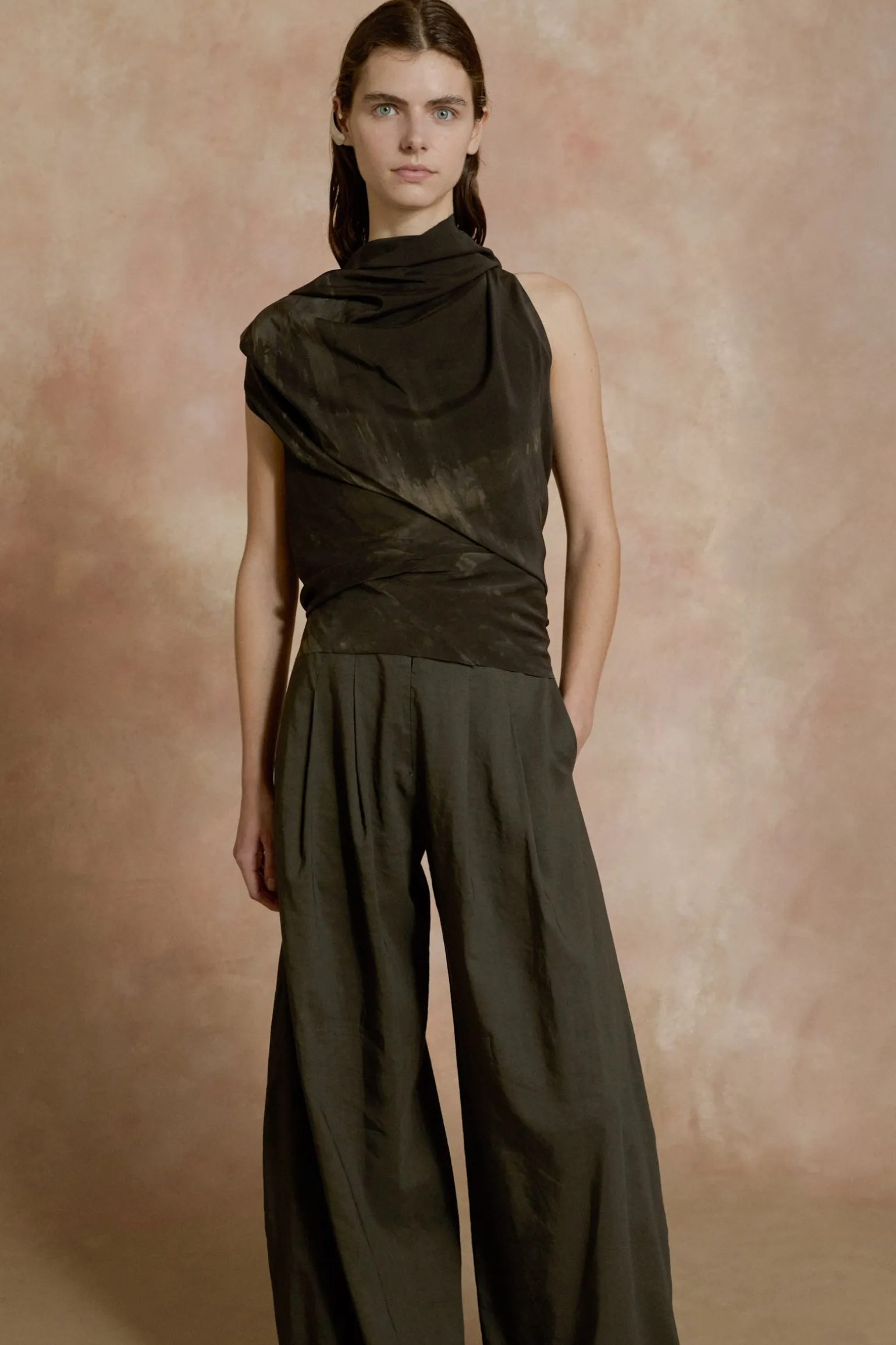 Mira, graphite high-waisted pants