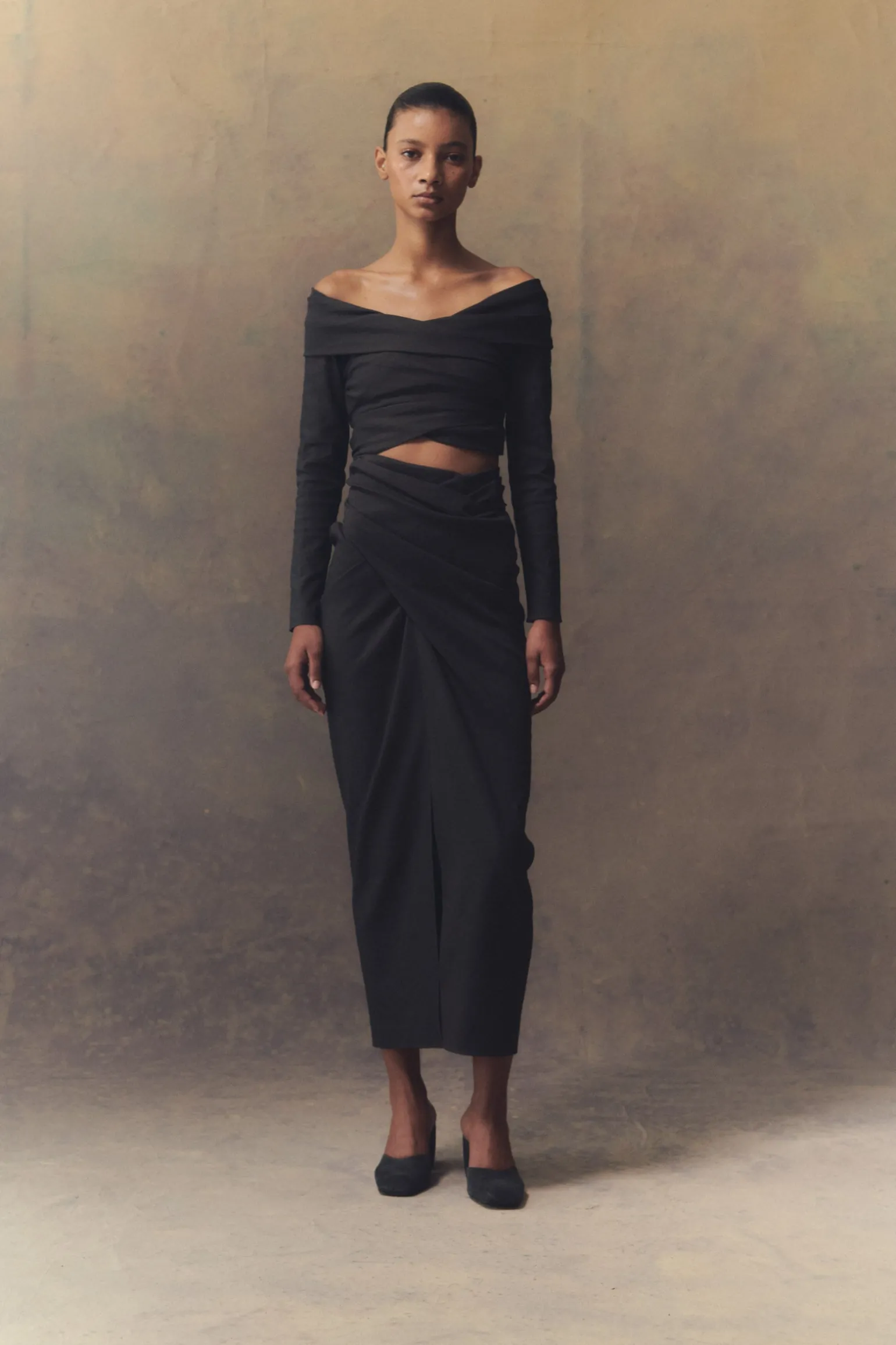 Mira, light peach crop top