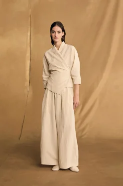 Mona, chaqueta de lino y seda marfil