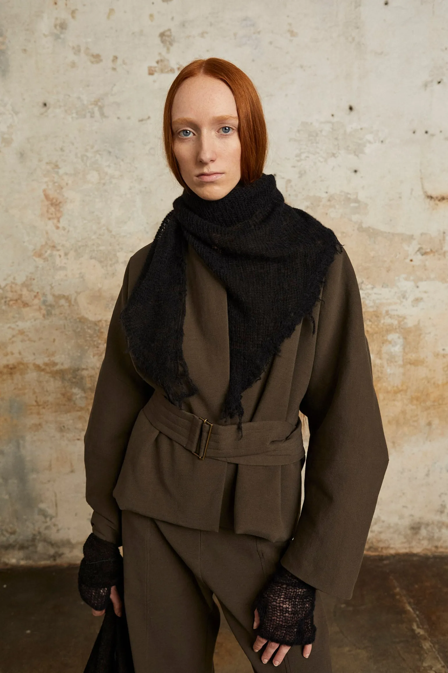 Onye, short black knitwear arm warmers
