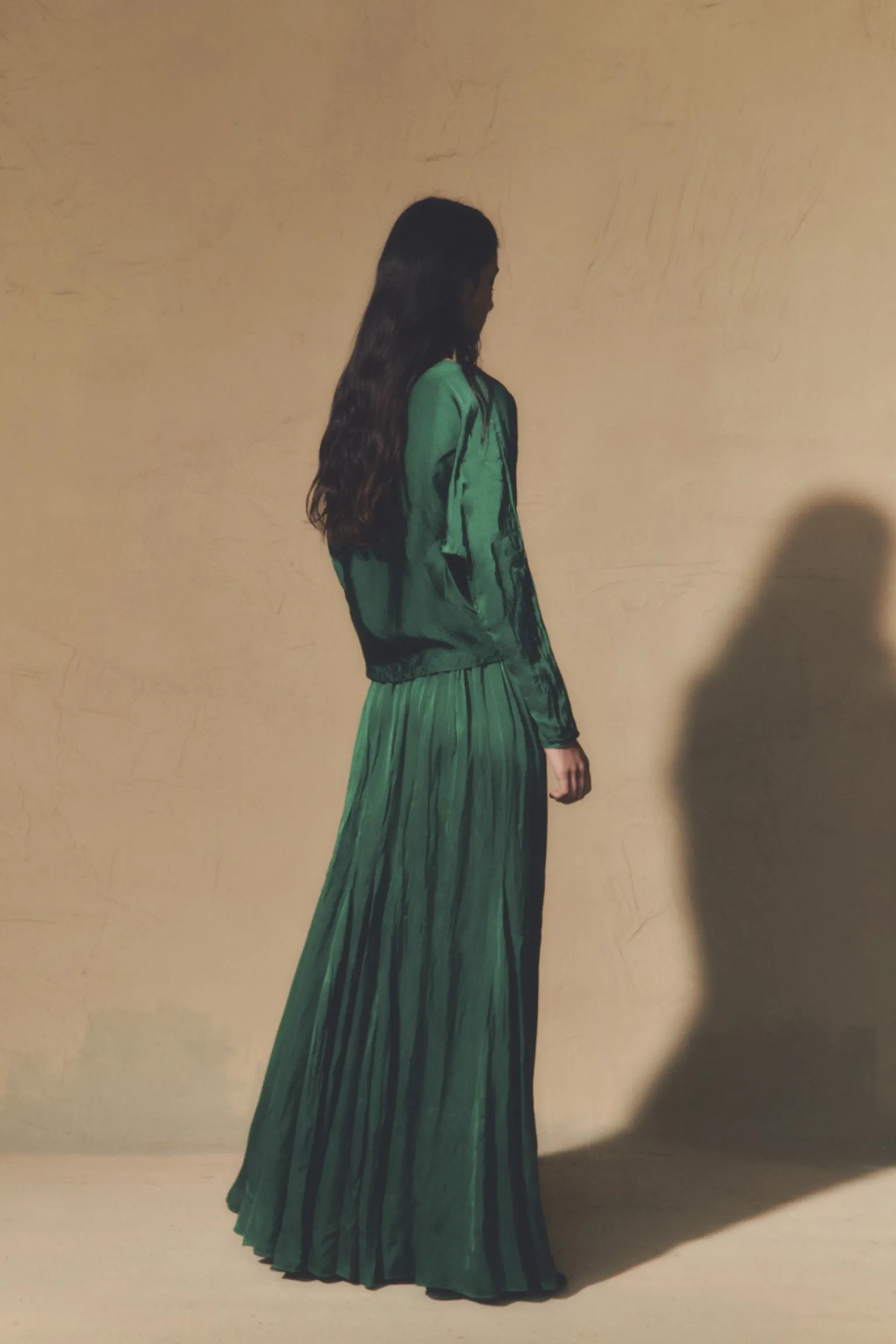 Oona, skirt in emerald green cupro