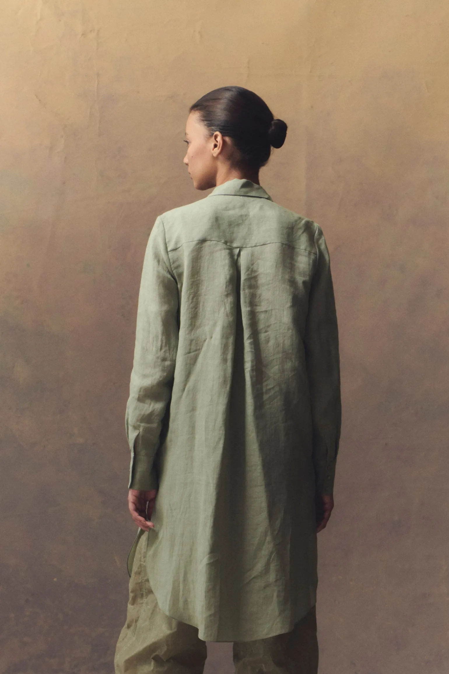 Rami, long shirt in light blue ramie