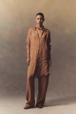 Rami, long shirt in terracotta ramie