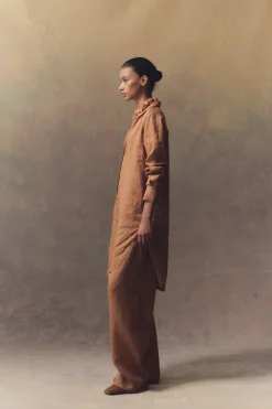 Rami, long shirt in terracotta ramie