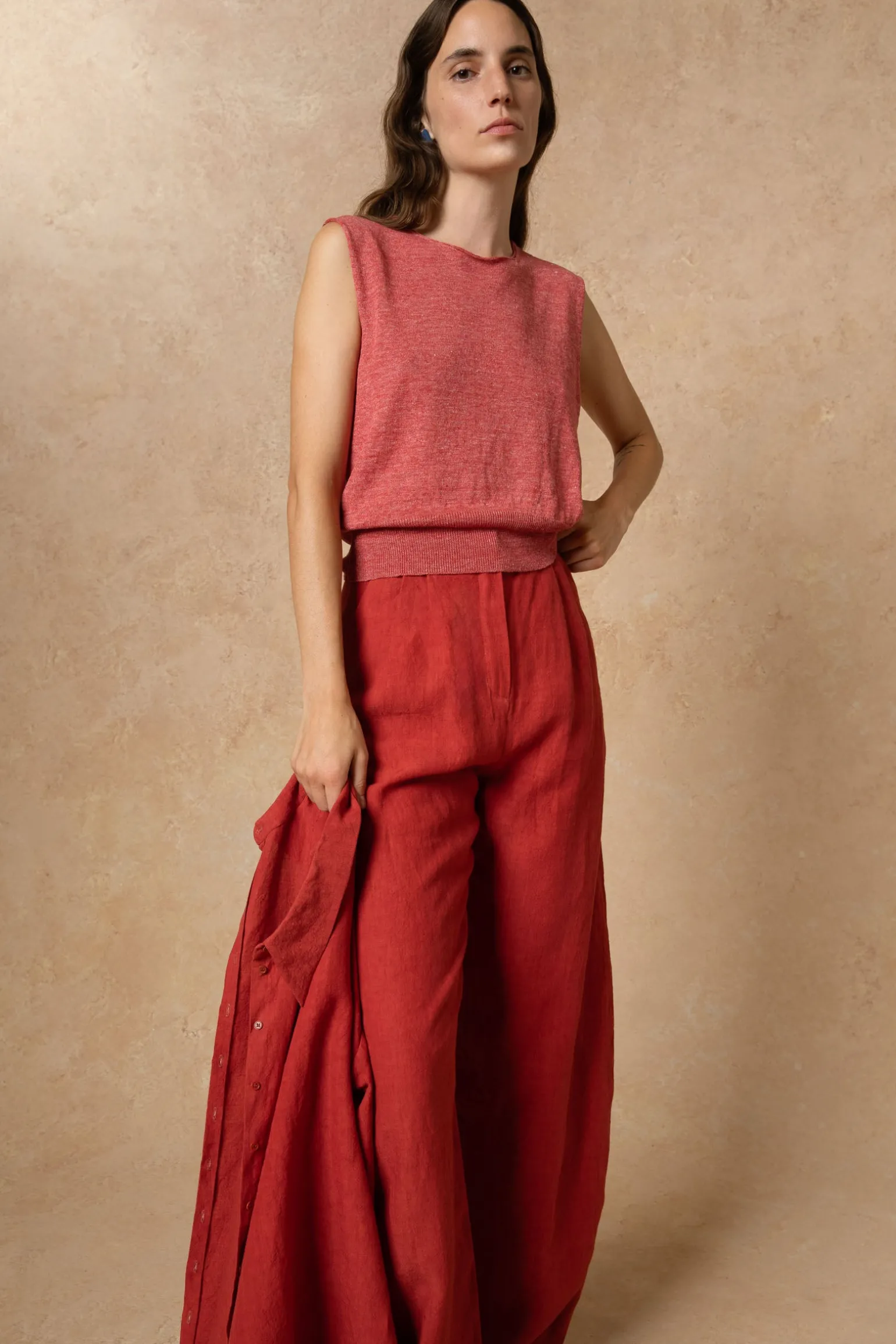 Rinen, dark red linen knitted vest