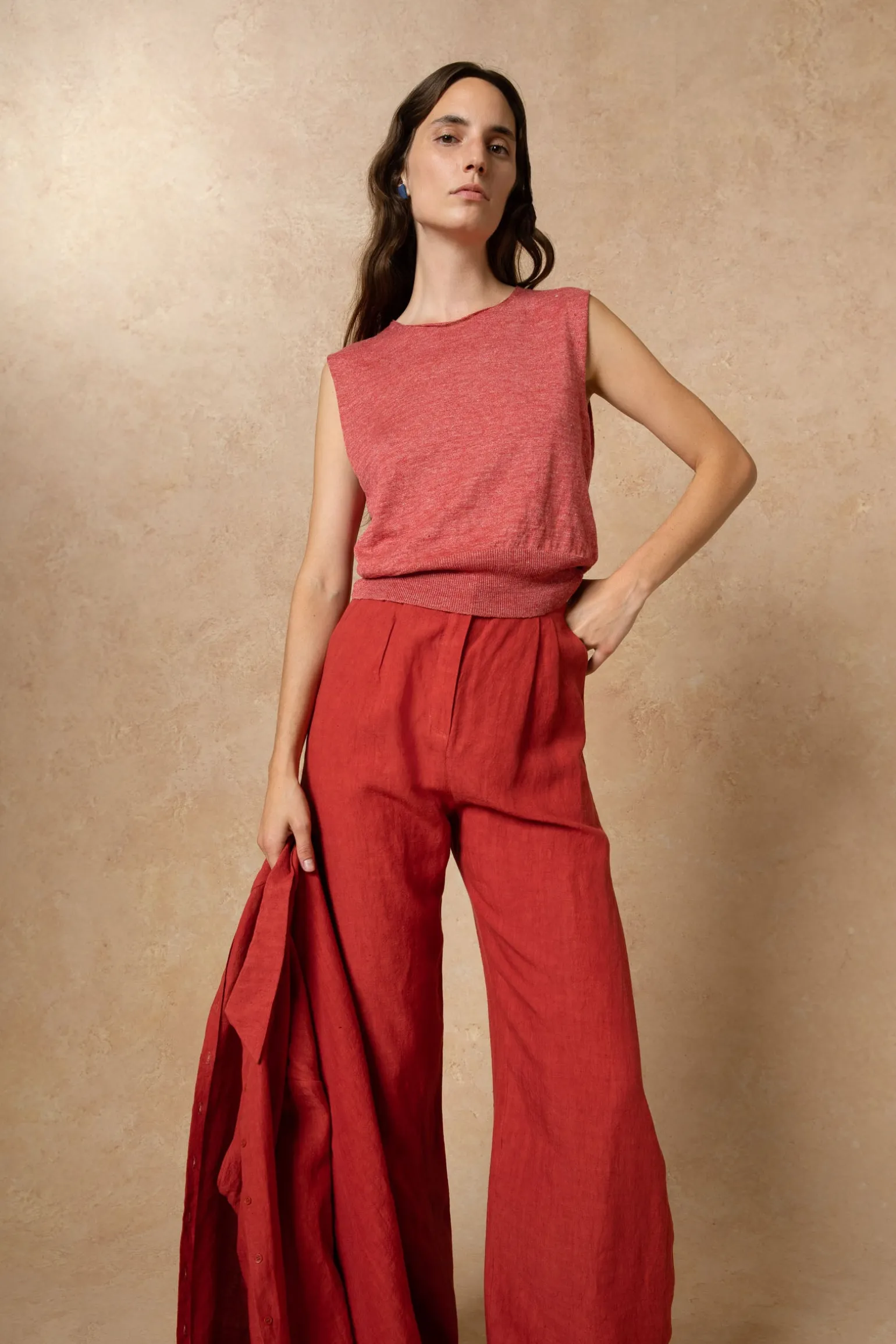 Rinen, dark red linen knitted vest