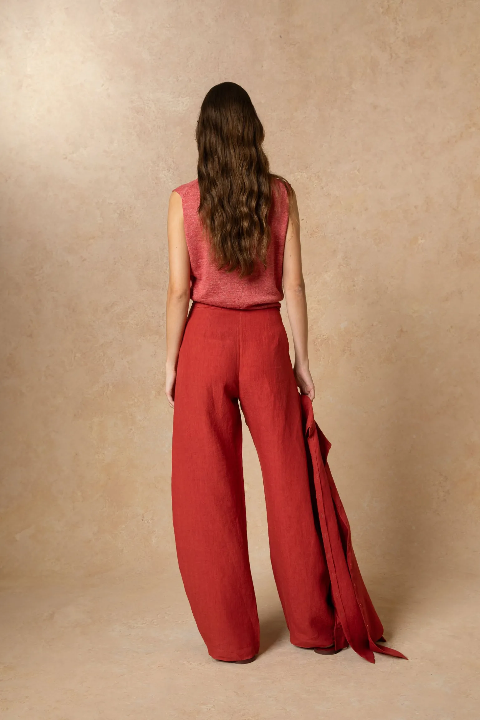 Rinen, dark red linen knitted vest