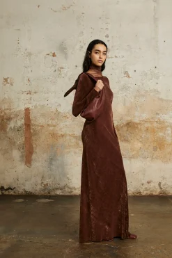 Roisin, long dress in blush velvet