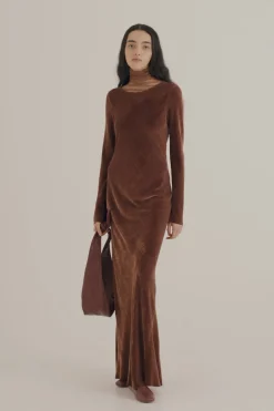 Roisin, long dress in blush velvet