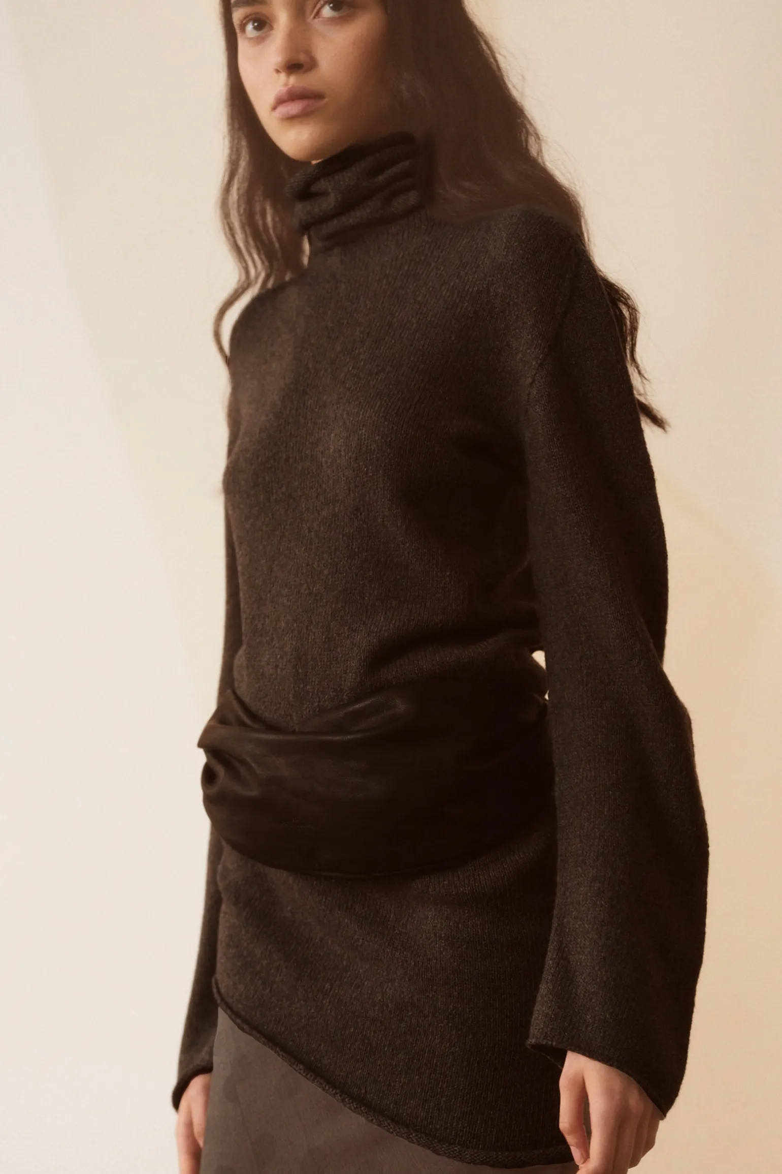 Snow, black wool and cashmere turtleneck