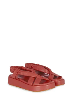 Suro, clay flat sandal
