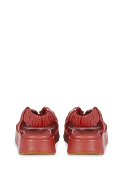 Suro, clay flat sandal