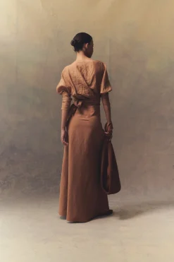 Tanami, terracotta long skirt in linen and silk
