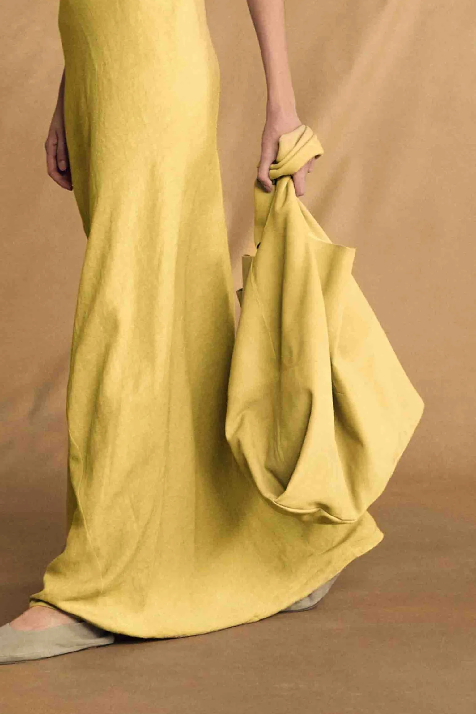 U XL, yellow suede bag